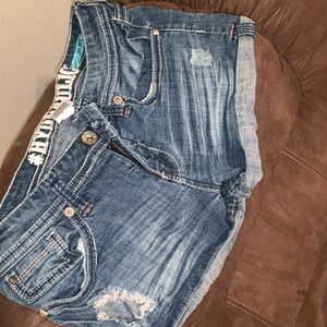 Hydraulic ripped shorts